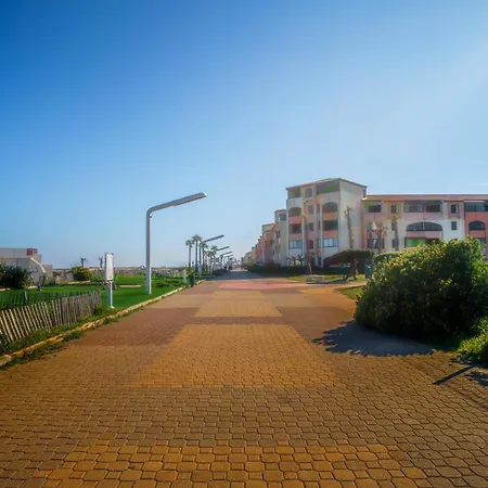 Les Pieds Dans Le Sable